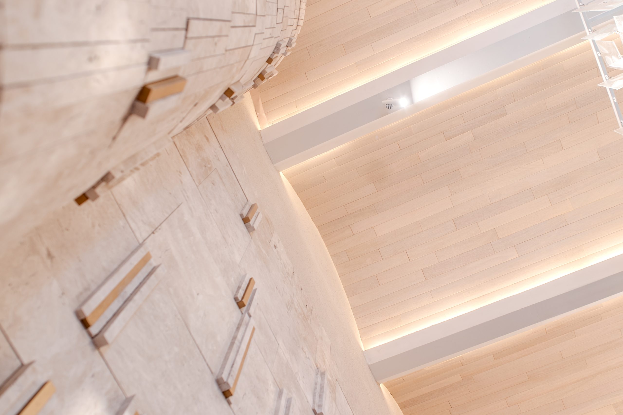 Ambiente As Camadas da Vida do La Rous Studio com Tauari Bianco Akafloor